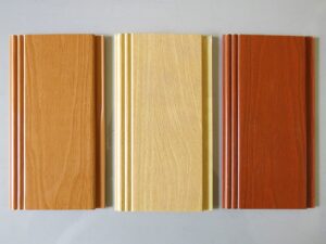 Báo giá tấm nhựa giả gỗ ốp tường vân gỗ tháng 06/2023 chi tiết Tam-nhua-op-tuong-300x225