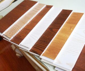 Báo giá tấm nhựa giả gỗ ốp tường vân gỗ tháng 06/2023 chi tiết Tam-op-tuong-van-go-pvc-nhua-gia-go-300x250