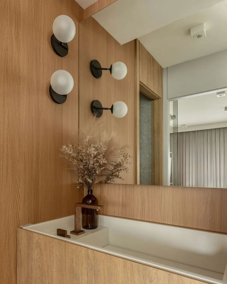 Banheiro Tom Amadeirado! ⚠️móveis Sob Medida…